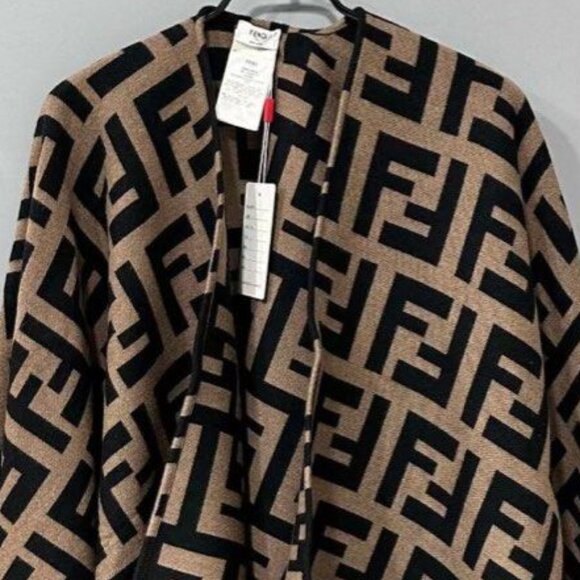 Fendi Oversized Reversible Cape - Picture 3 of 7